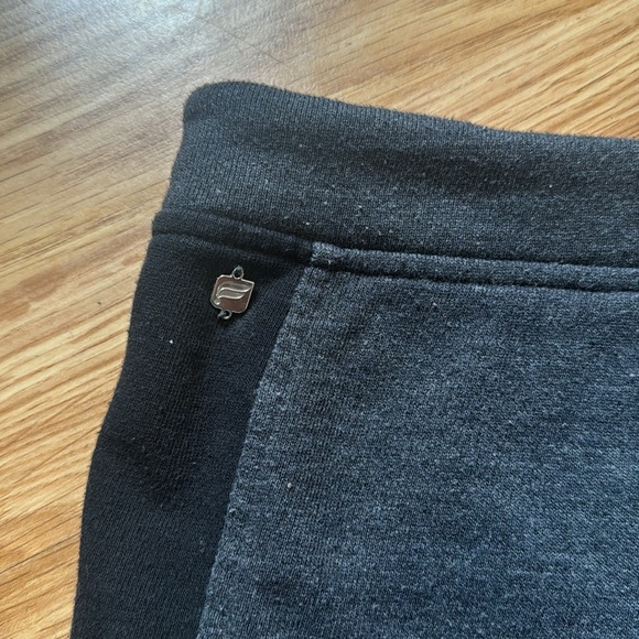 Fabletics Booty Shorts - size M/L - Picture 3 of 10